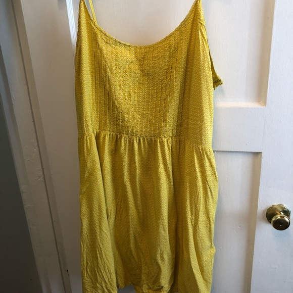 Tl xxl summer dress. Spaghetti straps, lined , zipper on side- elastic back used - Picture 1 of 9